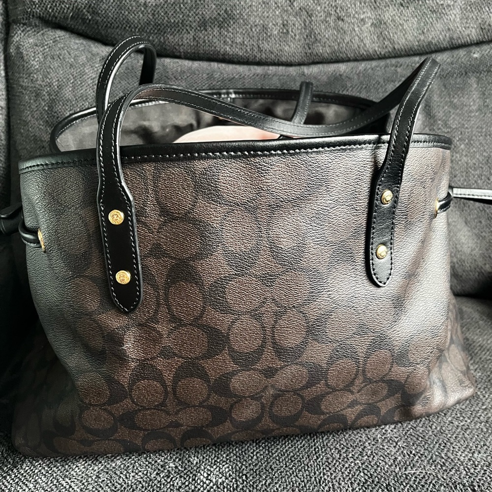 Coach handbag - Picture 2 of 3